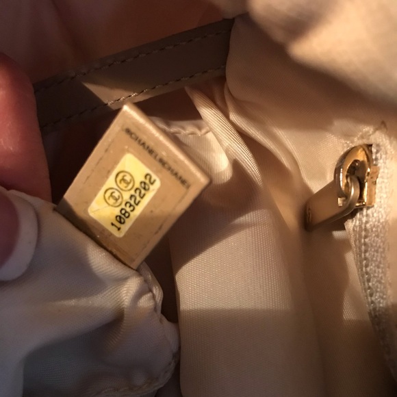 Chanel tote - Picture 3 of 9